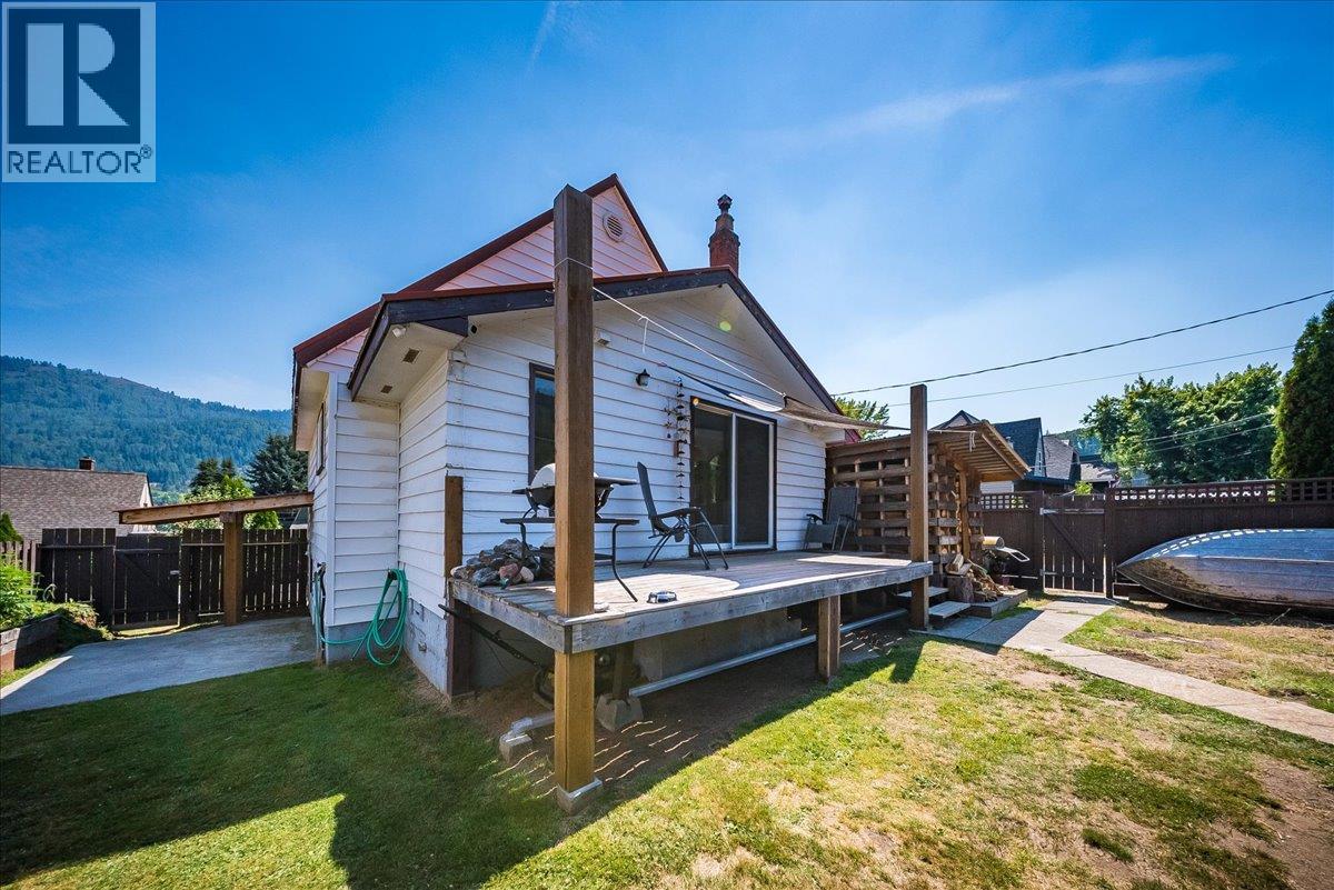 795 Kipling Street, Warfield, British Columbia  V1R 2A3 - Photo 32 - 10400120