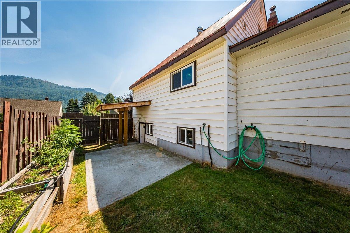 795 Kipling Street, Warfield, British Columbia  V1R 2A3 - Photo 34 - 10400120