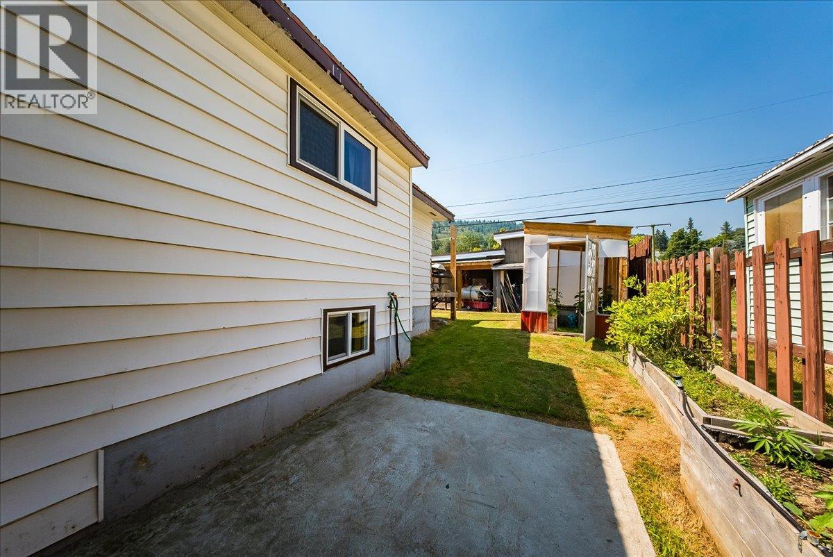 795 Kipling Street, Warfield, British Columbia  V1R 2A3 - Photo 35 - 10400120