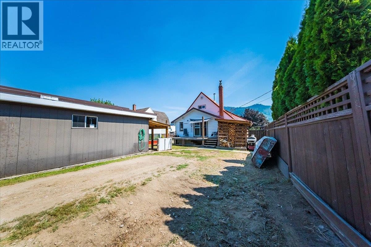 795 Kipling Street, Warfield, British Columbia  V1R 2A3 - Photo 37 - 10400120