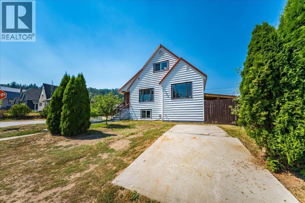 795 Kipling Street, Warfield, British Columbia  V1R 2A3 - Photo 42 - 10400120