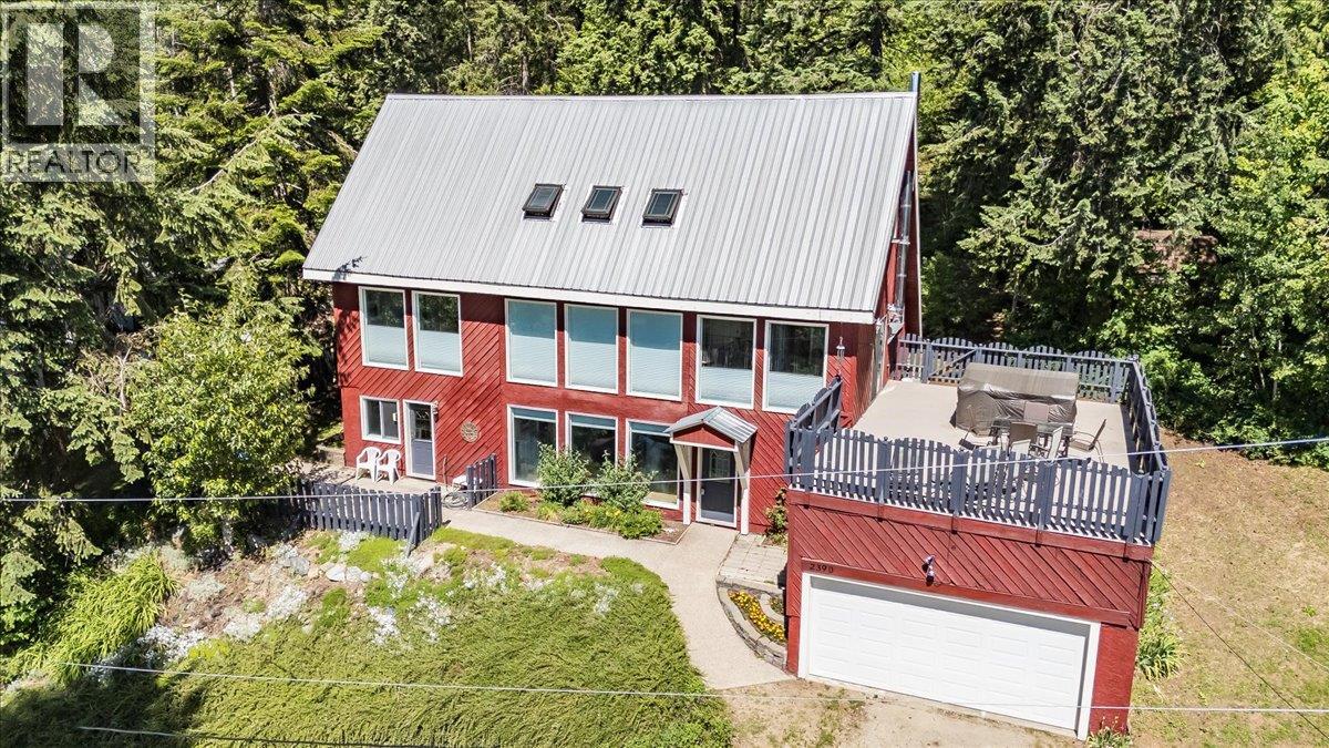 2390 Mcleod Avenue, Rossland, British Columbia  V0G 1Y0 - Photo 1 - 10400118