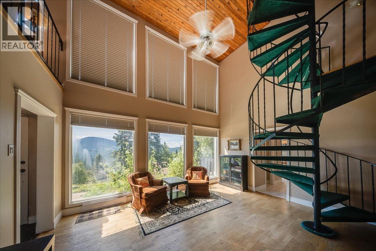 2390 Mcleod Avenue, Rossland, British Columbia  V0G 1Y0 - Photo 20 - 10400118
