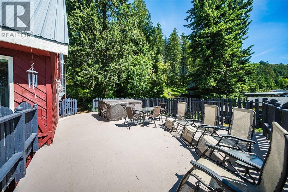2390 Mcleod Avenue, Rossland, British Columbia  V0G 1Y0 - Photo 23 - 10400118