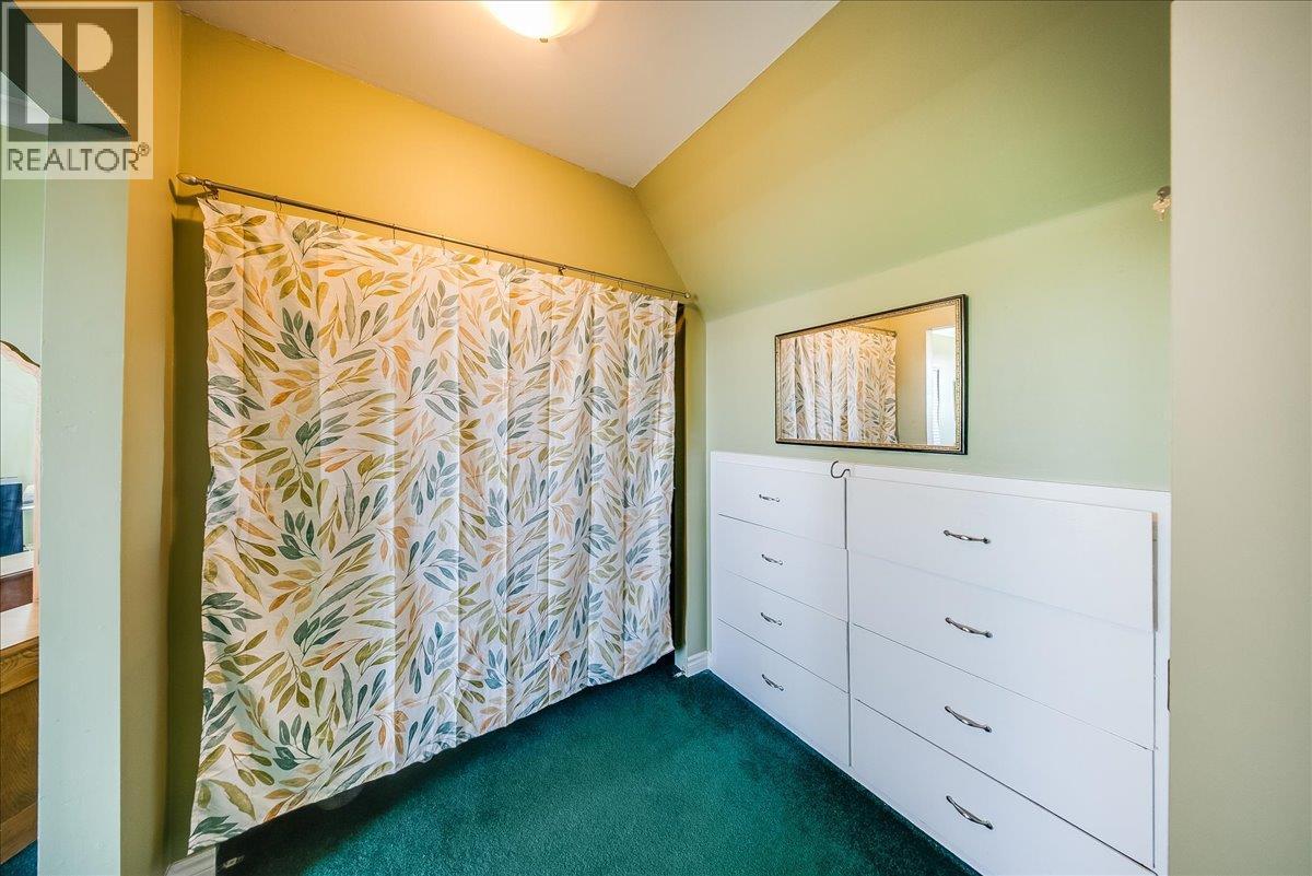2390 Mcleod Avenue, Rossland, British Columbia  V0G 1Y0 - Photo 29 - 10400118