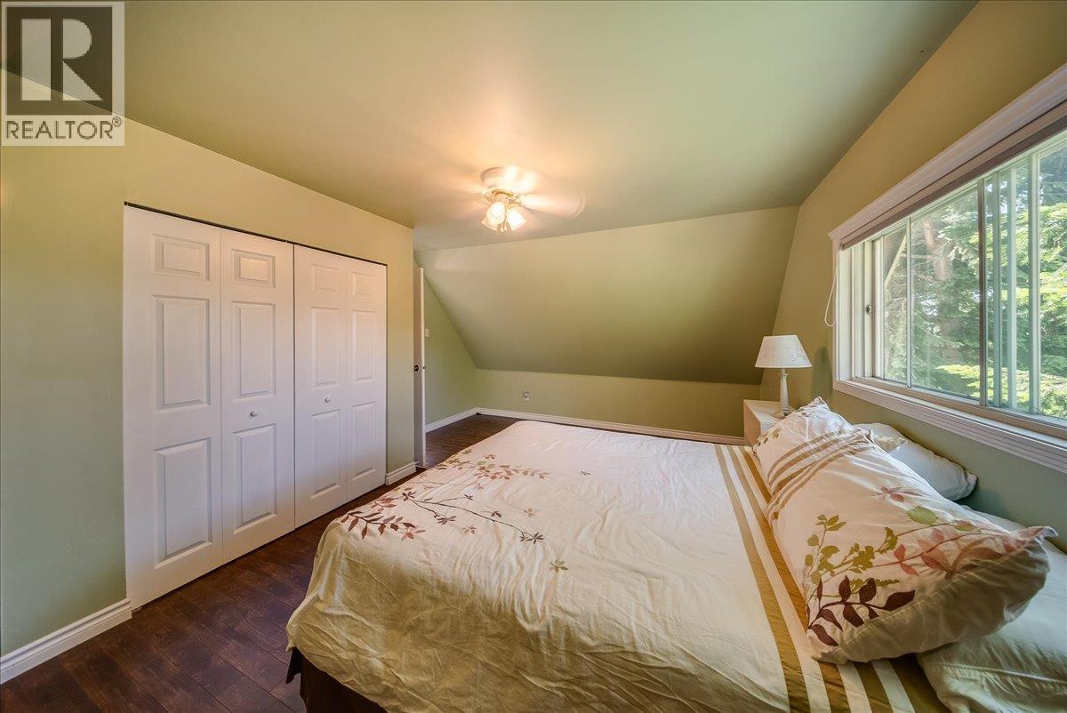2390 Mcleod Avenue, Rossland, British Columbia  V0G 1Y0 - Photo 39 - 10400118