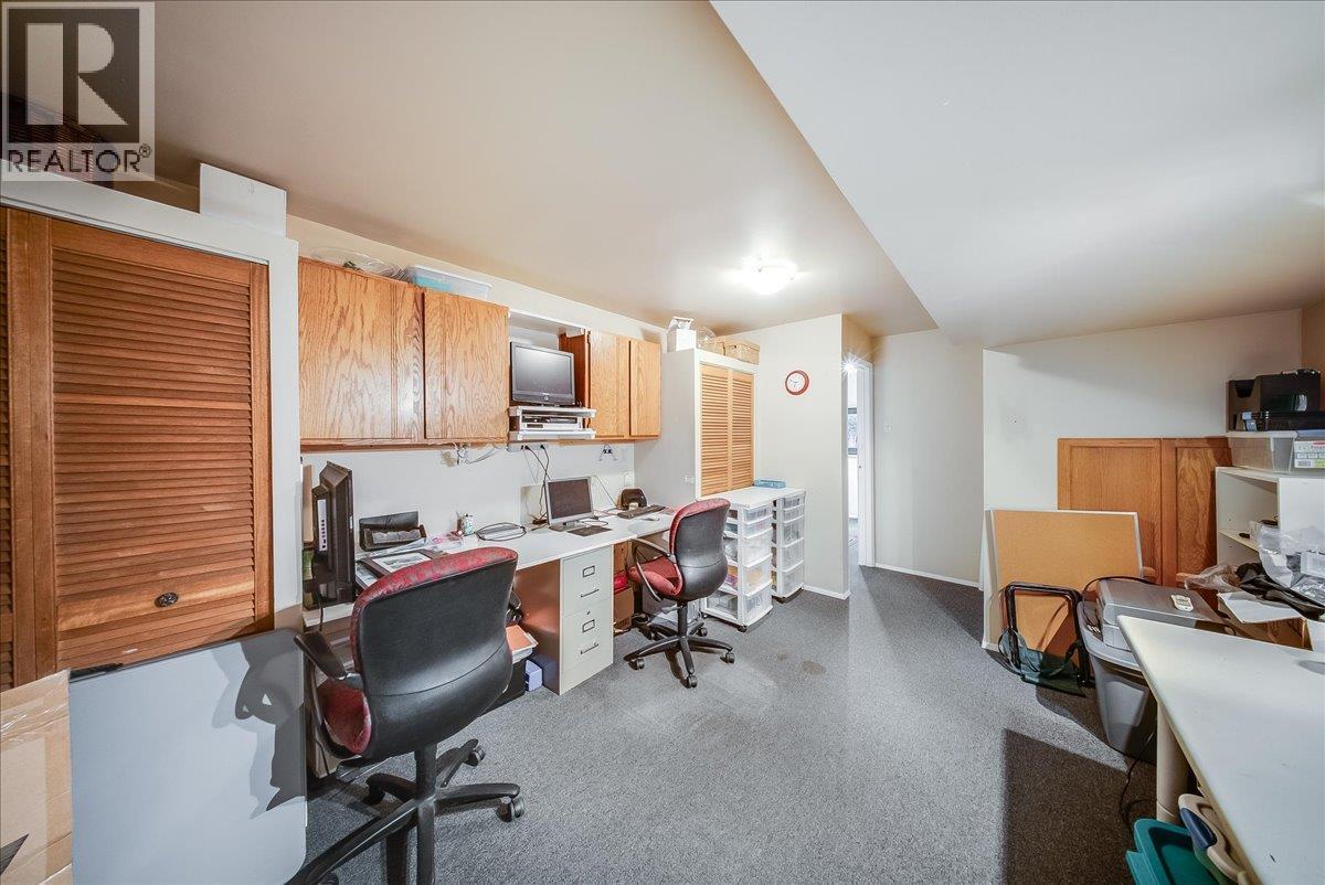 2390 Mcleod Avenue, Rossland, British Columbia  V0G 1Y0 - Photo 45 - 10400118
