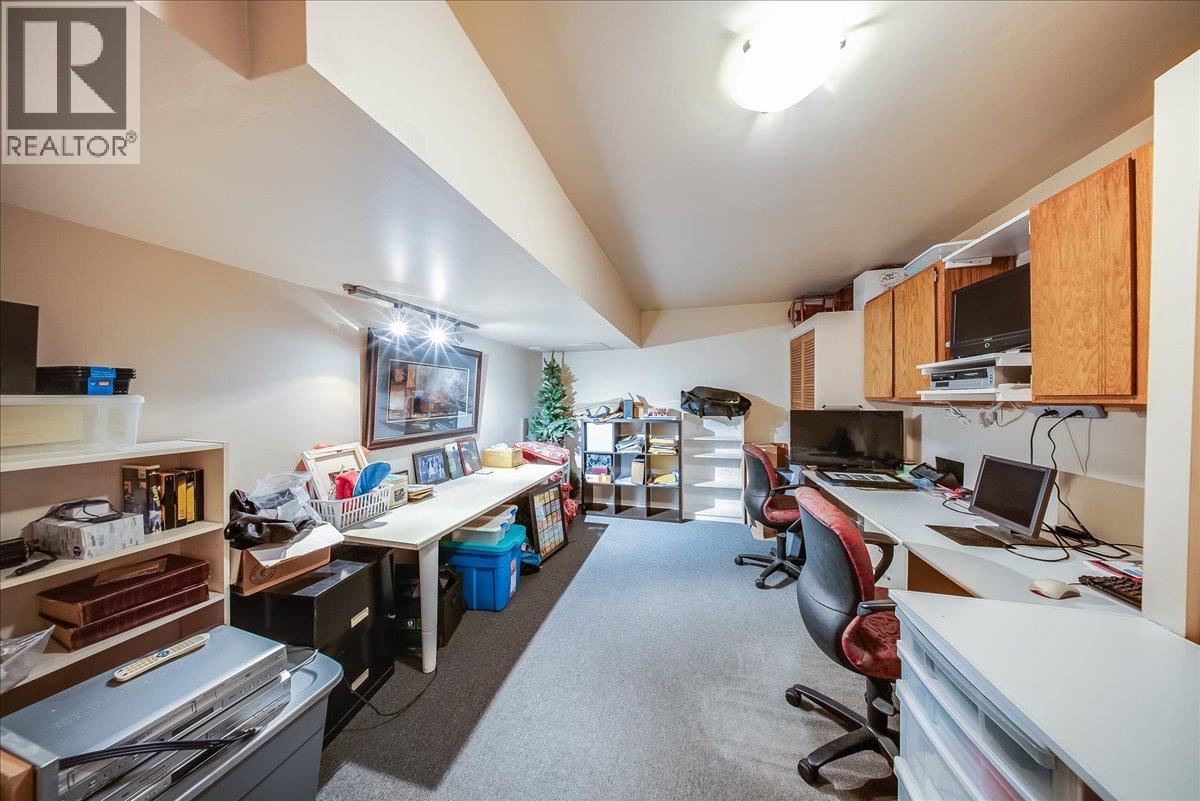 2390 Mcleod Avenue, Rossland, British Columbia  V0G 1Y0 - Photo 46 - 10400118