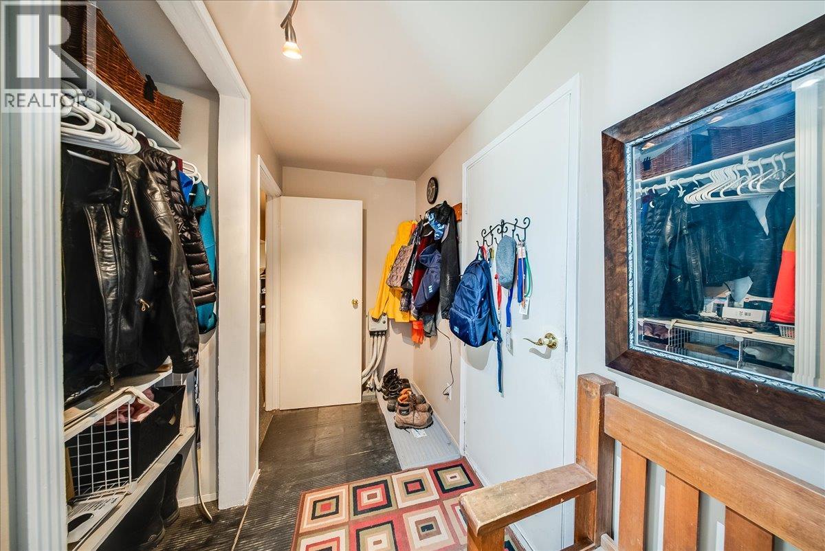 2390 Mcleod Avenue, Rossland, British Columbia  V0G 1Y0 - Photo 47 - 10400118