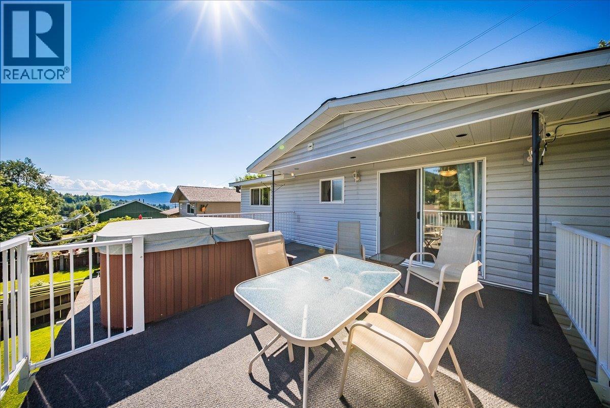 1618 Victoria Avenue, Rossland, British Columbia  V0G 1Y0 - Photo 12 - 10400116
