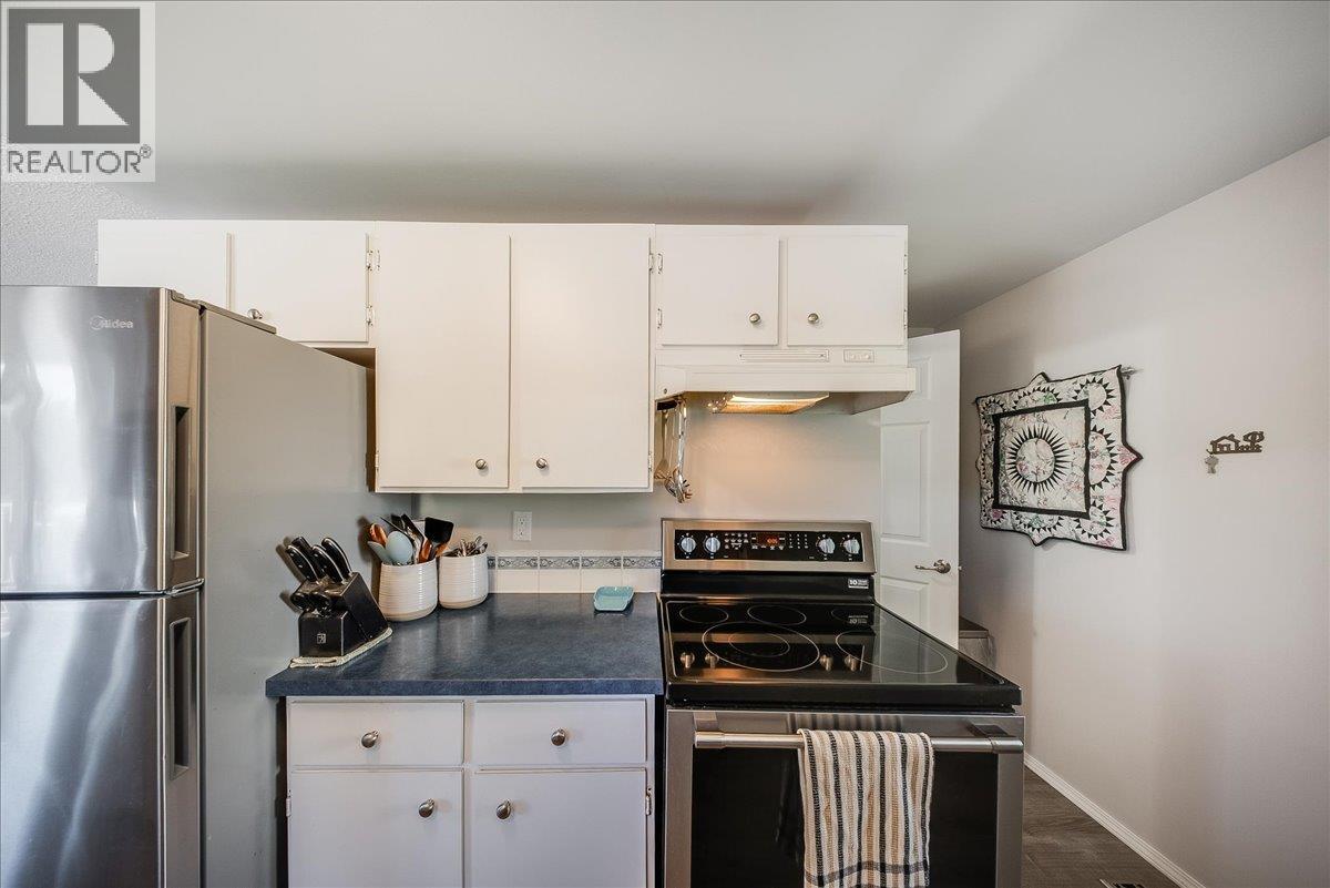 1618 Victoria Avenue, Rossland, British Columbia  V0G 1Y0 - Photo 16 - 10400116