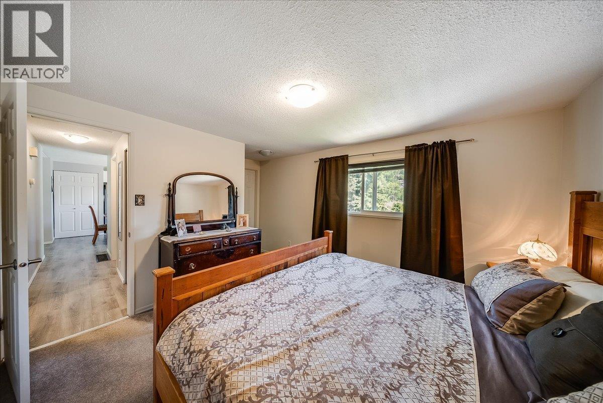 1618 Victoria Avenue, Rossland, British Columbia  V0G 1Y0 - Photo 21 - 10400116
