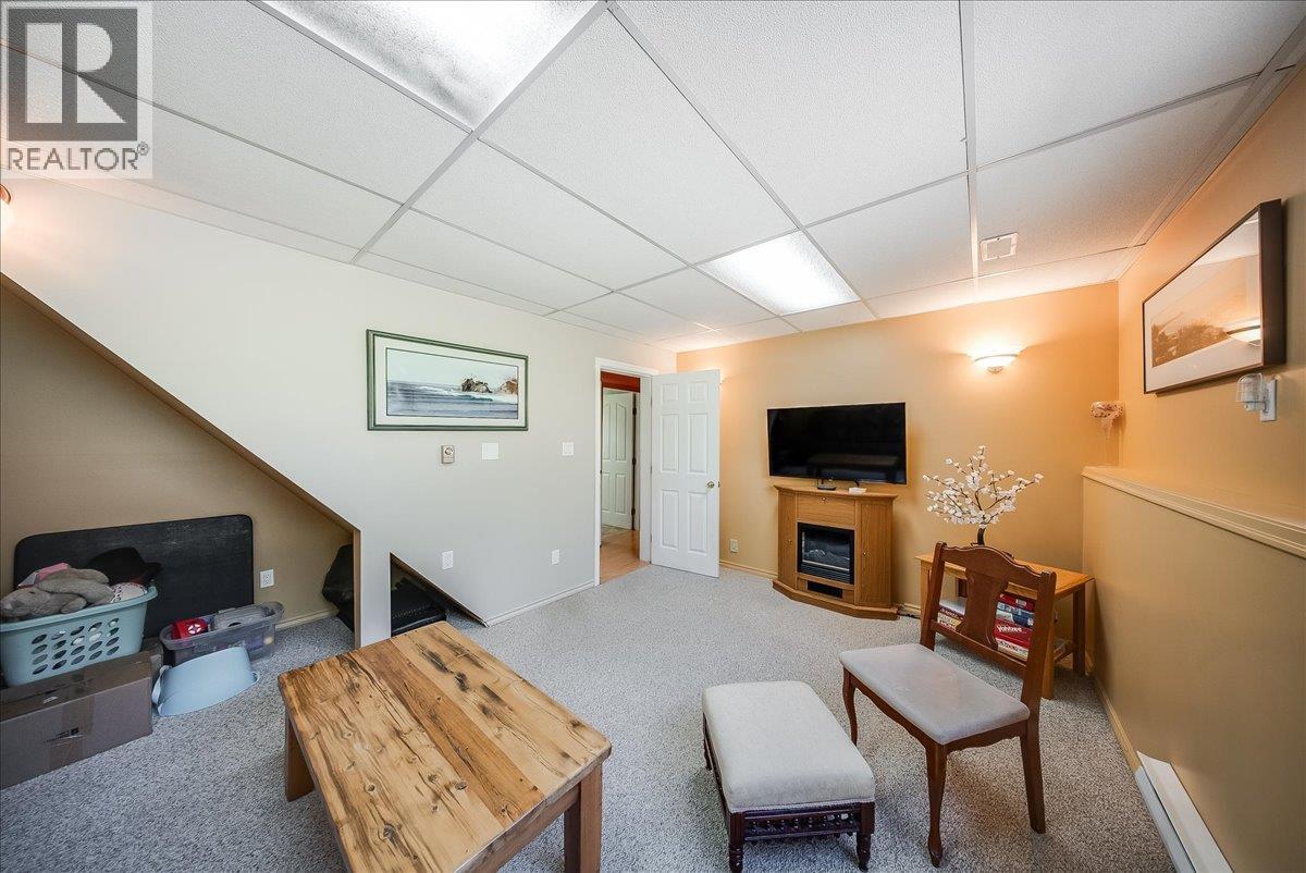 1618 Victoria Avenue, Rossland, British Columbia  V0G 1Y0 - Photo 35 - 10400116