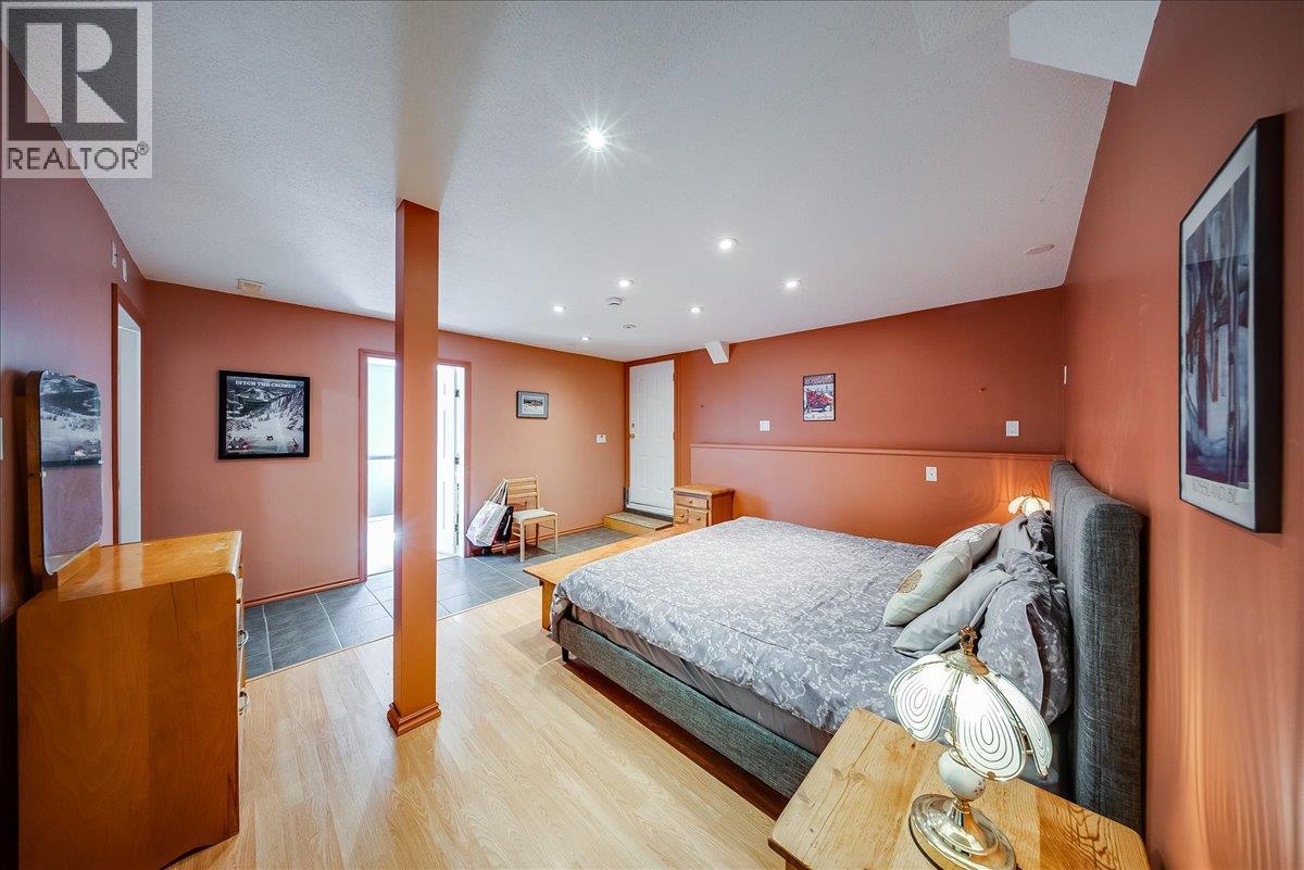 1618 Victoria Avenue, Rossland, British Columbia  V0G 1Y0 - Photo 36 - 10400116