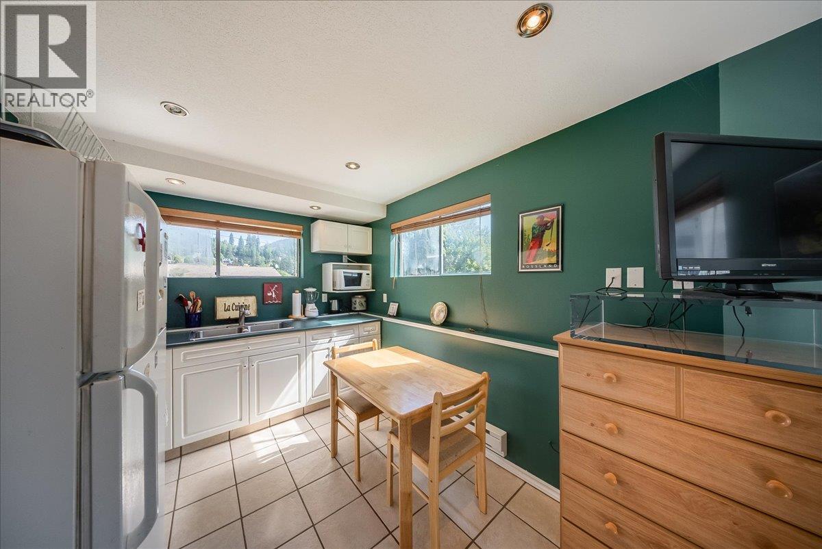 1618 Victoria Avenue, Rossland, British Columbia  V0G 1Y0 - Photo 39 - 10400116