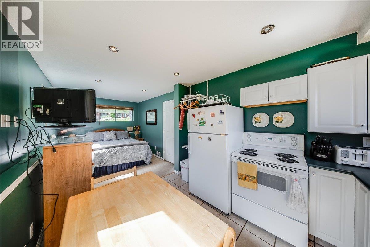 1618 Victoria Avenue, Rossland, British Columbia  V0G 1Y0 - Photo 42 - 10400116