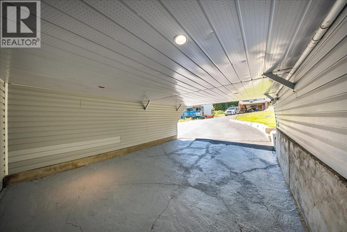 1618 Victoria Avenue, Rossland, British Columbia  V0G 1Y0 - Photo 46 - 10400116