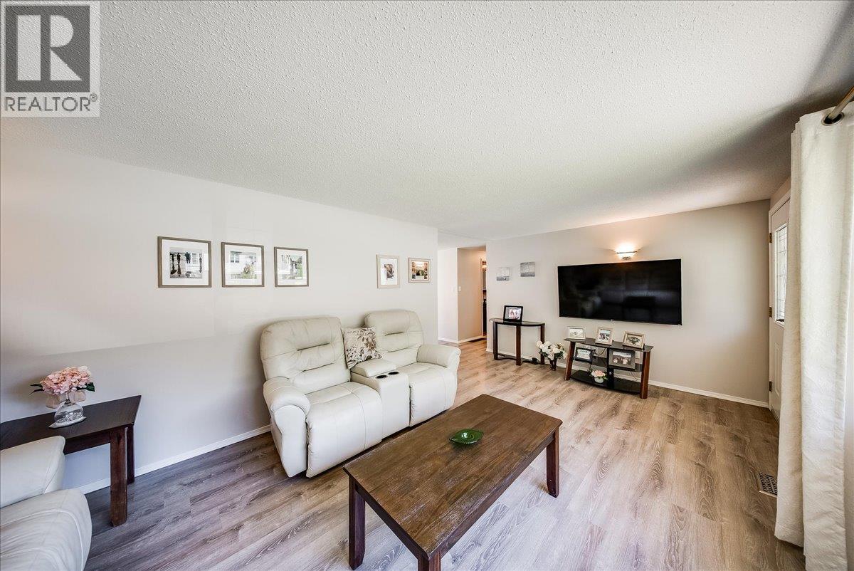 1618 Victoria Avenue, Rossland, British Columbia  V0G 1Y0 - Photo 7 - 10400116