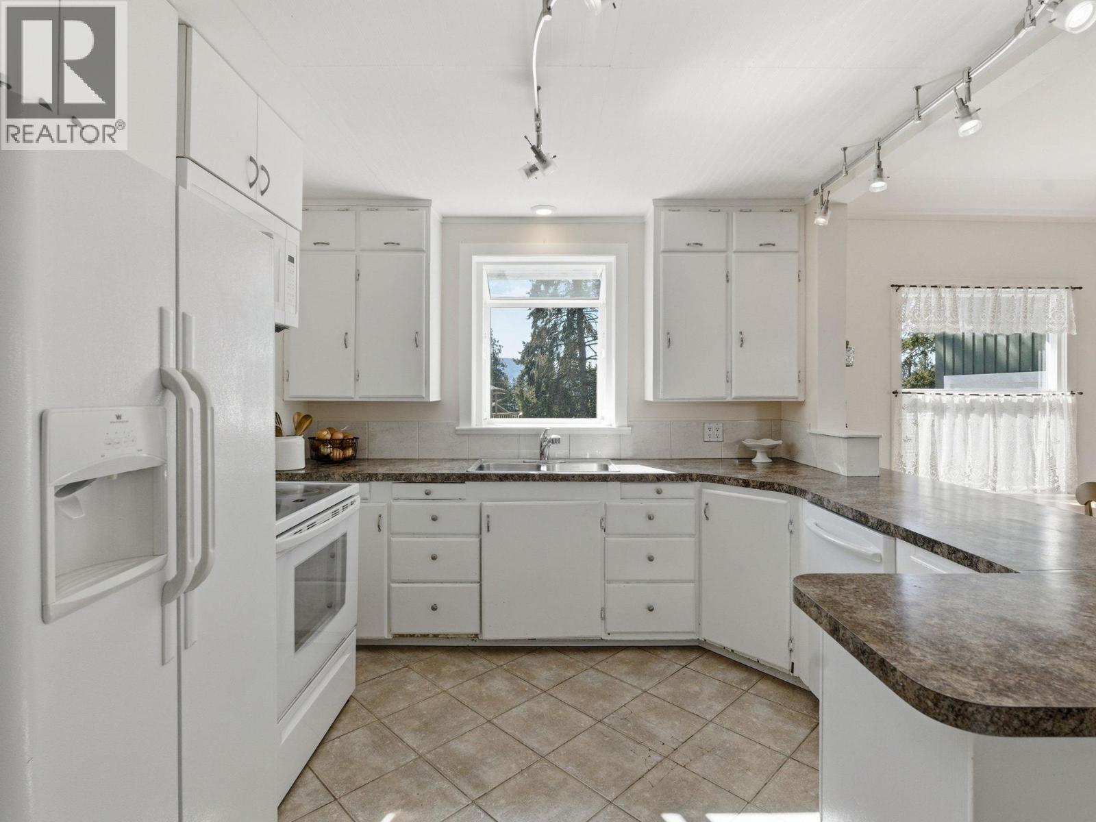 3090 Smith Creek Road, West Kelowna, British Columbia  V4T 1M8 - Photo 4 - 10400177