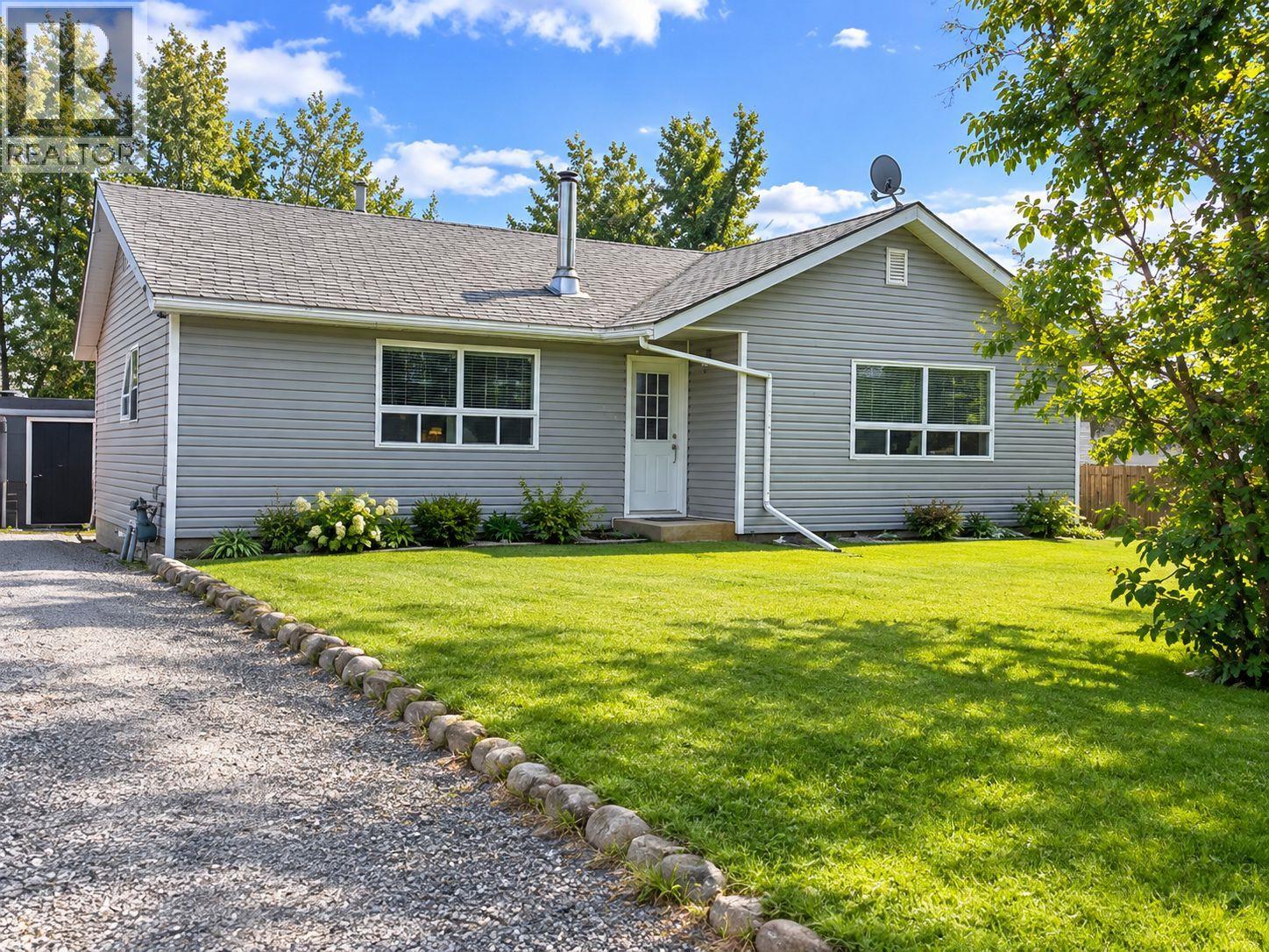 4704 Nicholson Road, Chetwynd, British Columbia  V0C 1J0 - Photo 1 - 10400309