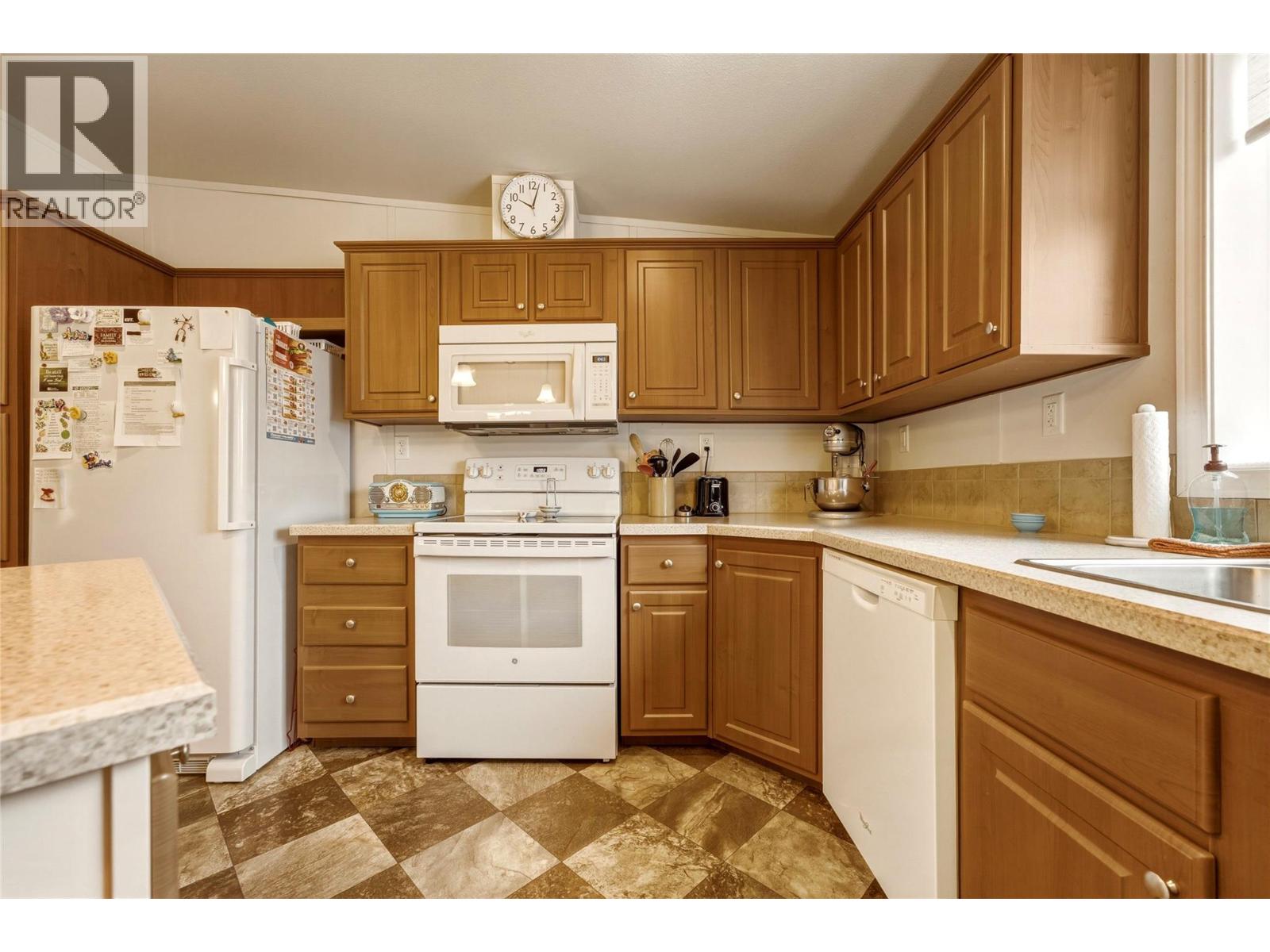 4811 10a Avenue Ne Unit# 24, Salmon Arm, British Columbia  V1E 1C5 - Photo 6 - 10400239