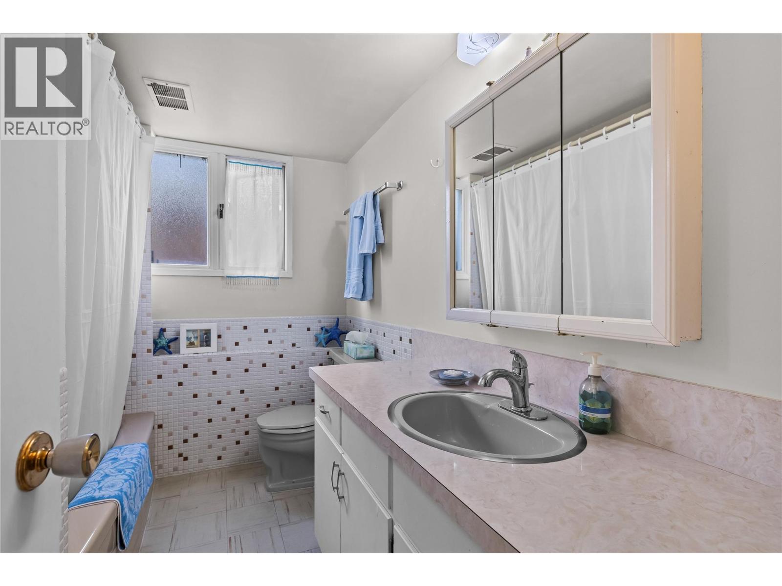 4088 Lakeshore Road, Kelowna, British Columbia  V1W 1V6 - Photo 27 - 10399591