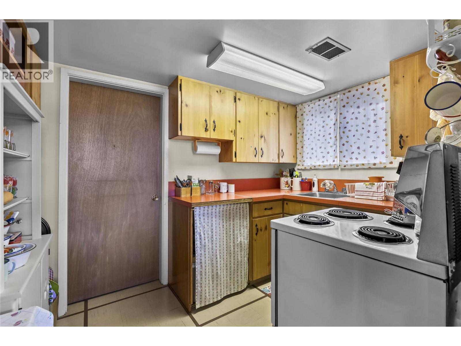 4088 Lakeshore Road, Kelowna, British Columbia  V1W 1V6 - Photo 30 - 10399591