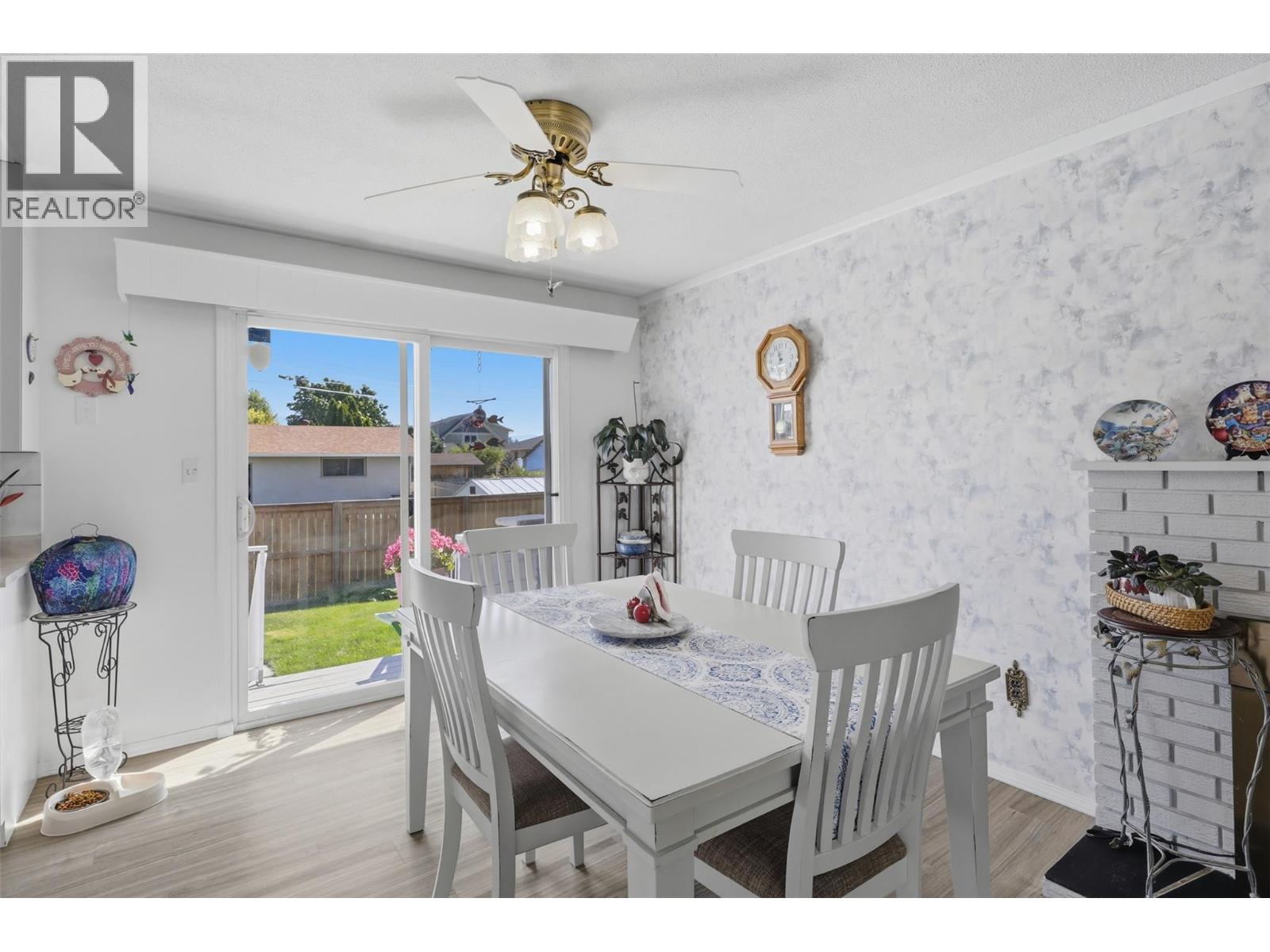 1090 Calmar Place, Kamloops, British Columbia  V2B 4T3 - Photo 11 - 10400282