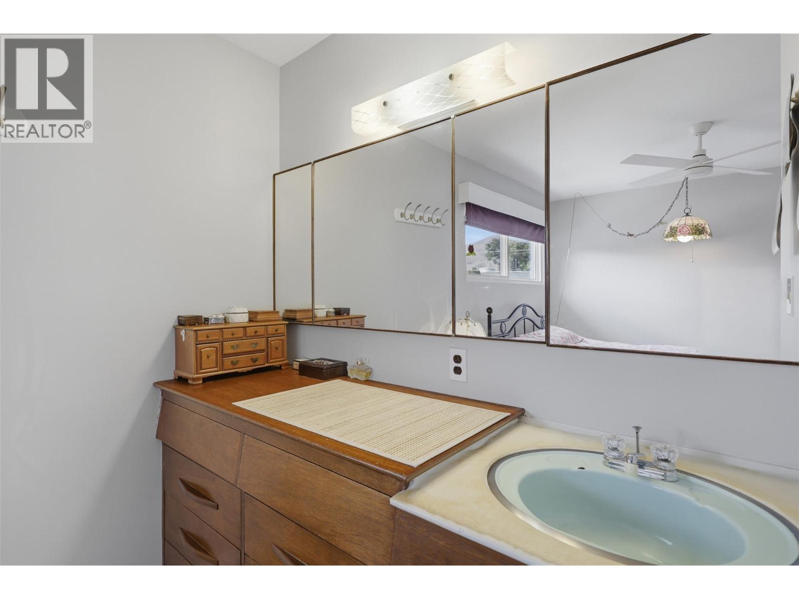 1090 Calmar Place, Kamloops, British Columbia  V2B 4T3 - Photo 27 - 10400282