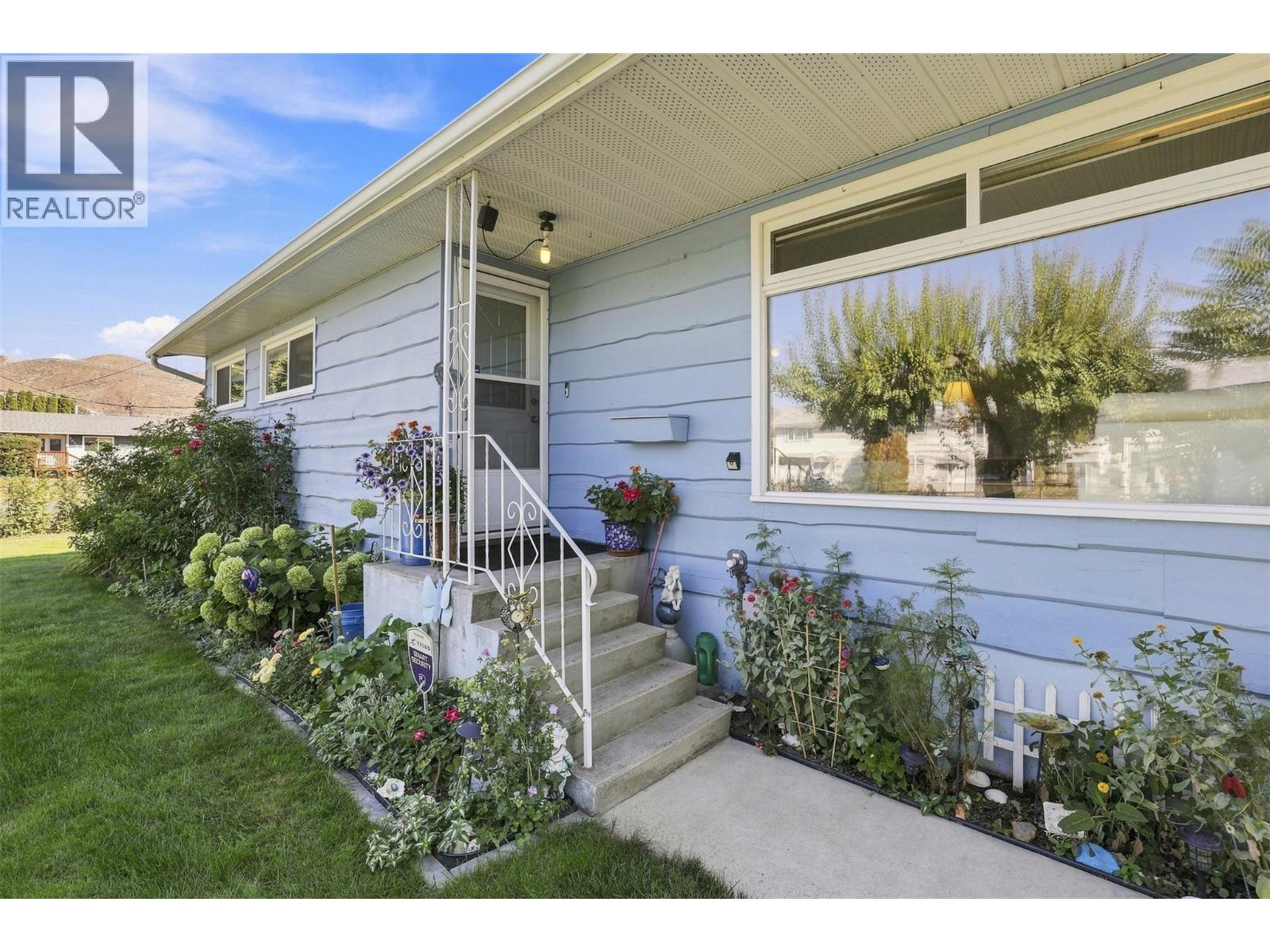 1090 Calmar Place, Kamloops, British Columbia  V2B 4T3 - Photo 3 - 10400282