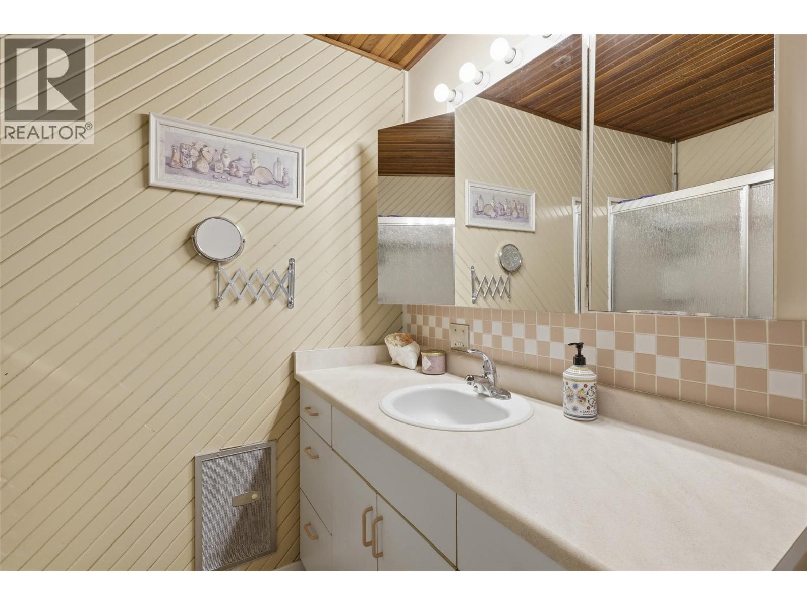 1090 Calmar Place, Kamloops, British Columbia  V2B 4T3 - Photo 33 - 10400282