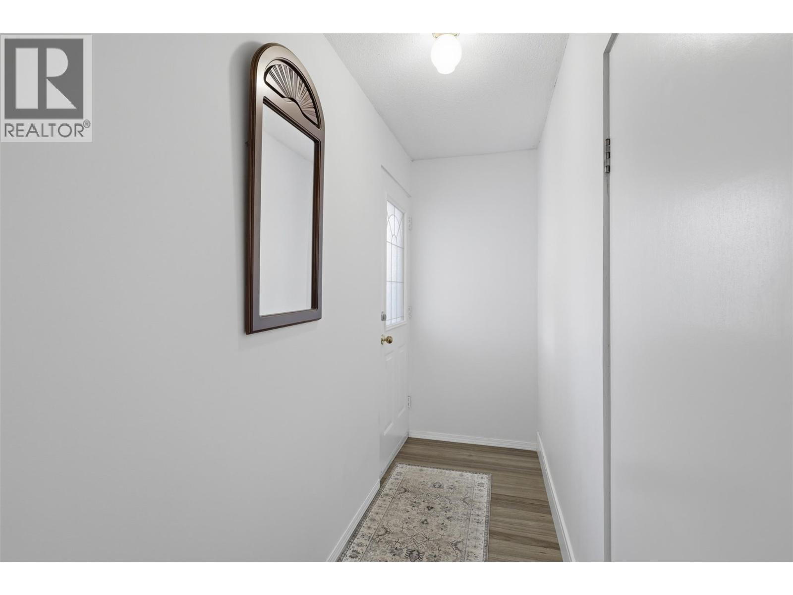 1090 Calmar Place, Kamloops, British Columbia  V2B 4T3 - Photo 4 - 10400282