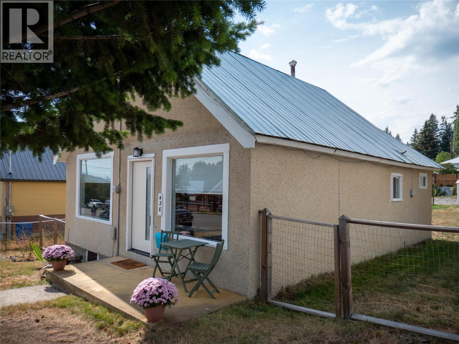 438 3rd Avenue, Kimberley, British Columbia  V1A 3G8 - Photo 2 - 10386946