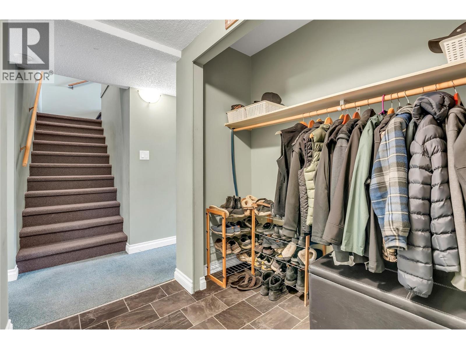 2494 Cornwall Drive, Penticton, British Columbia  V2A 6R7 - Photo 2 - 10400368