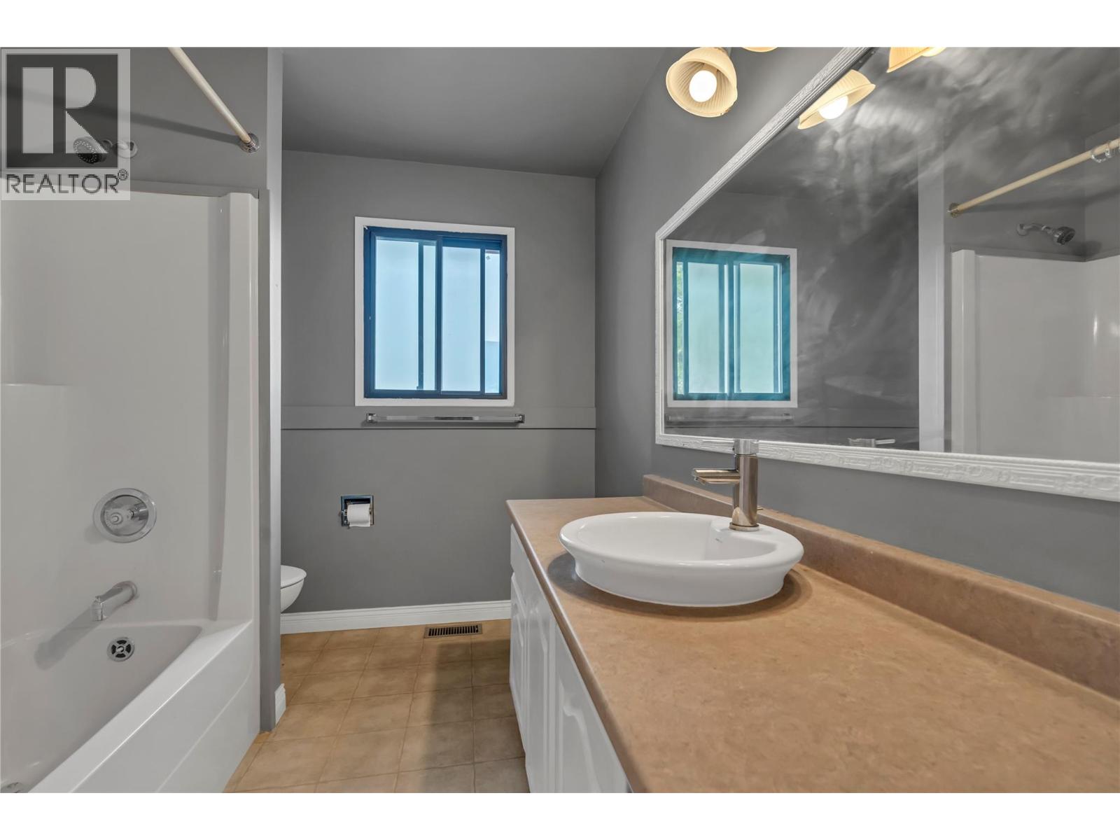 2494 Cornwall Drive, Penticton, British Columbia  V2A 6R7 - Photo 21 - 10400368