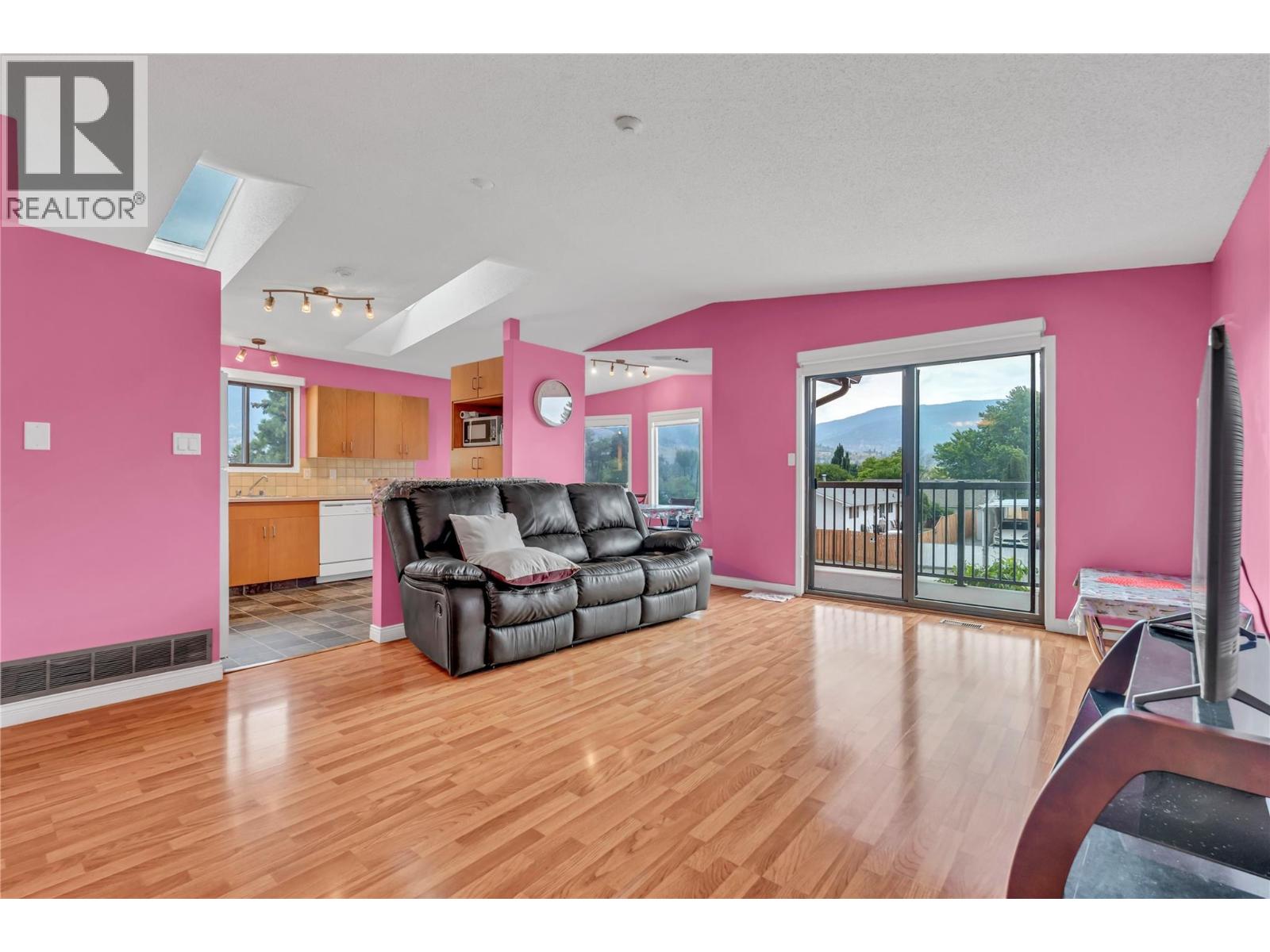 2494 Cornwall Drive, Penticton, British Columbia  V2A 6R7 - Photo 45 - 10400368