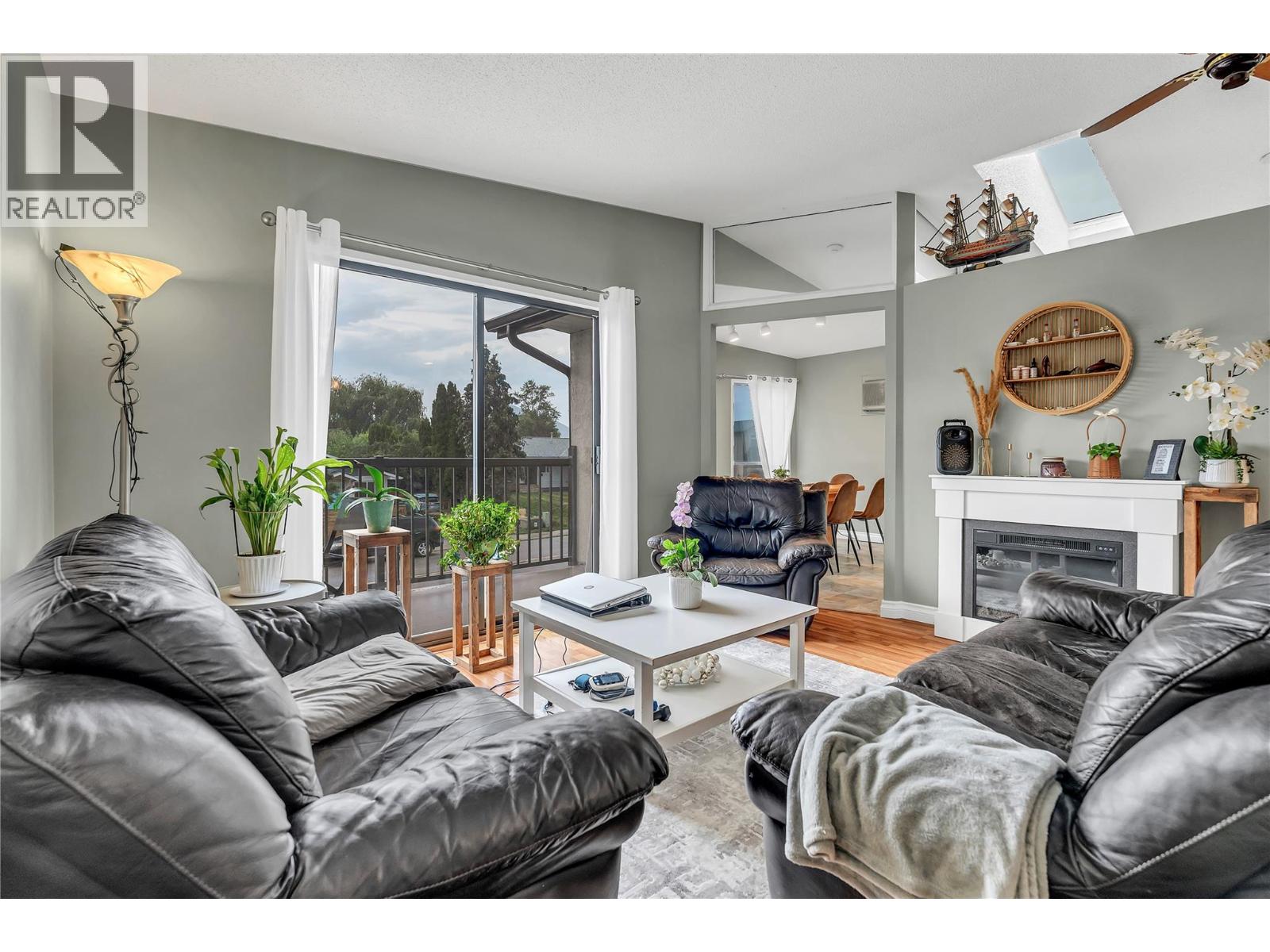2494 Cornwall Drive, Penticton, British Columbia  V2A 6R7 - Photo 5 - 10400368