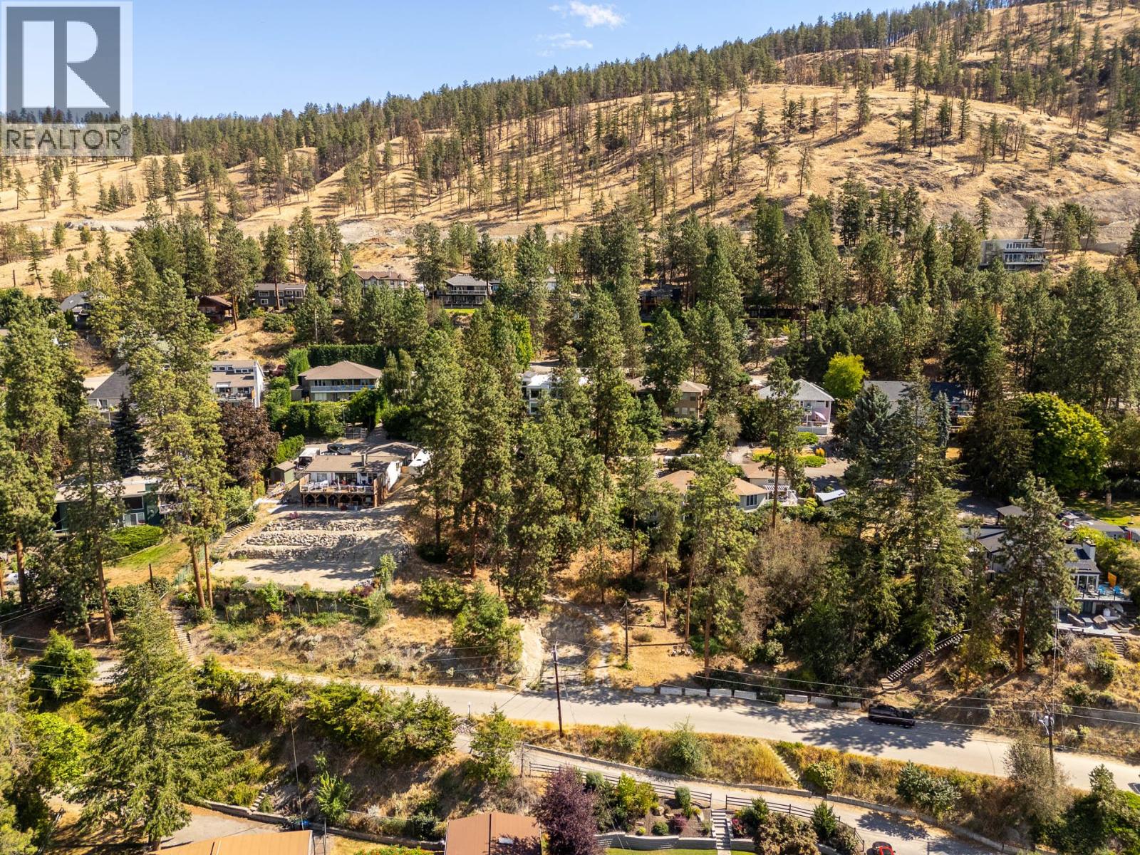 2044 Bennett Road, Kelowna, British Columbia  V1V 2C1 - Photo 2 - 10400122