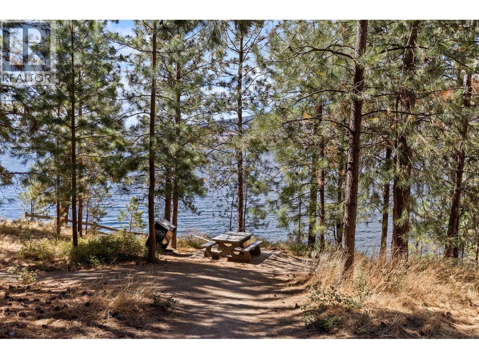 2044 Bennett Road, Kelowna, British Columbia  V1V 2C1 - Photo 31 - 10400122
