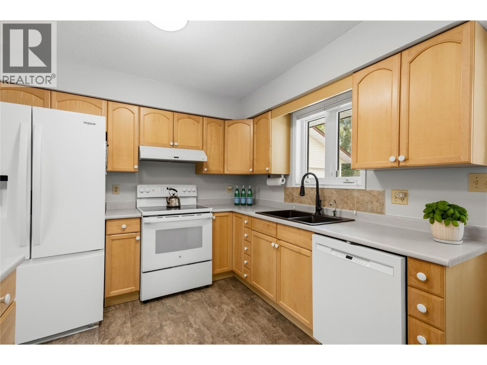 9181 Alder Street, Summerland, British Columbia  V0H 1Z2 - Photo 8 - 10400033