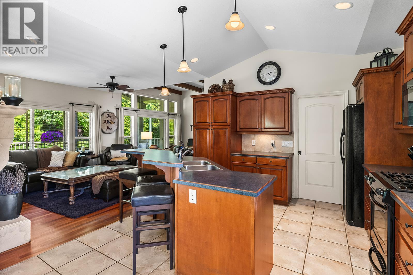 3103 Thacker Drive, West Kelowna, British Columbia  V1Z 1X5 - Photo 27 - 10400218