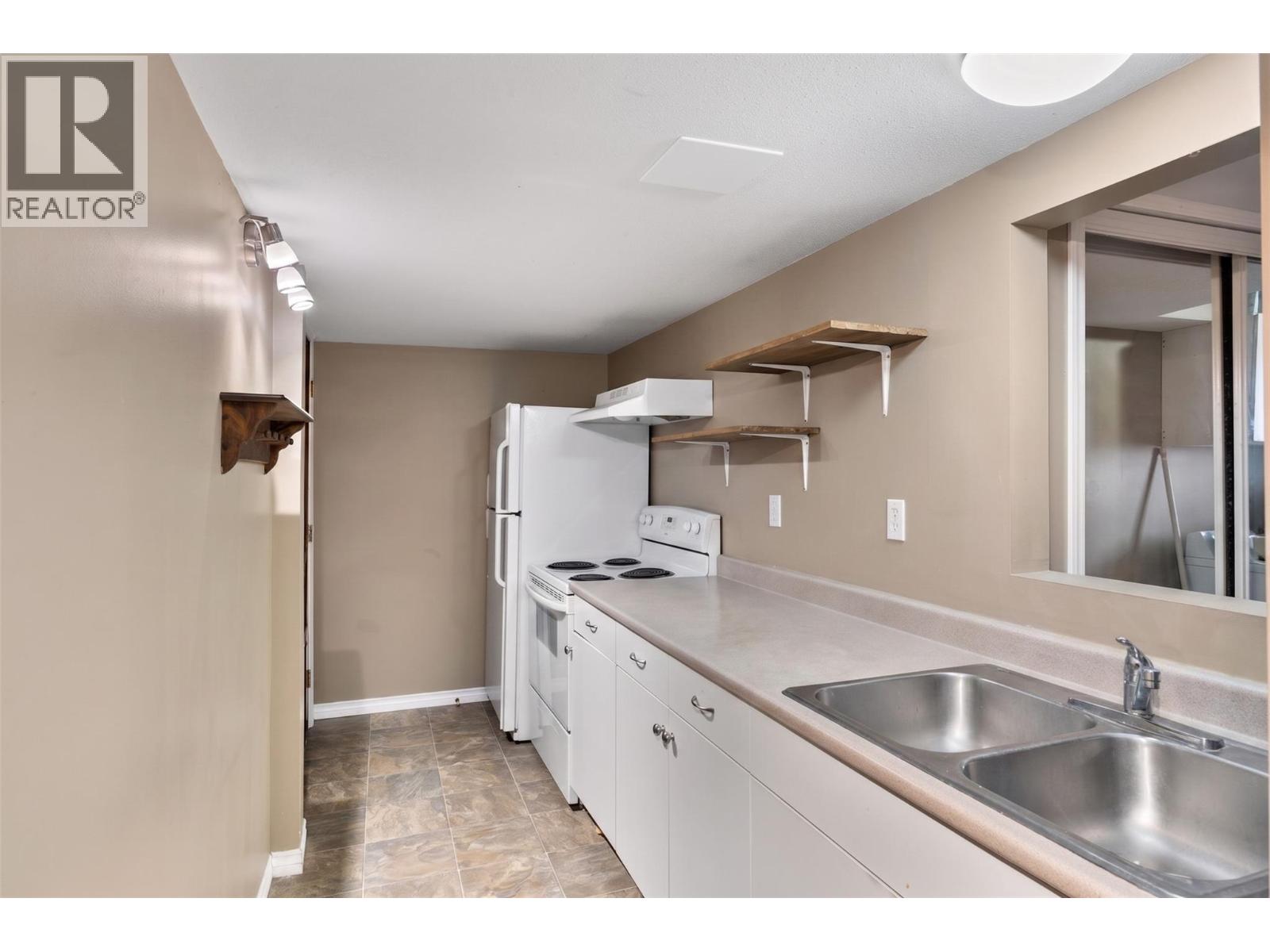 2277 Turnberry Place, Kamloops, British Columbia  V1S 1S9 - Photo 4 - 10400367