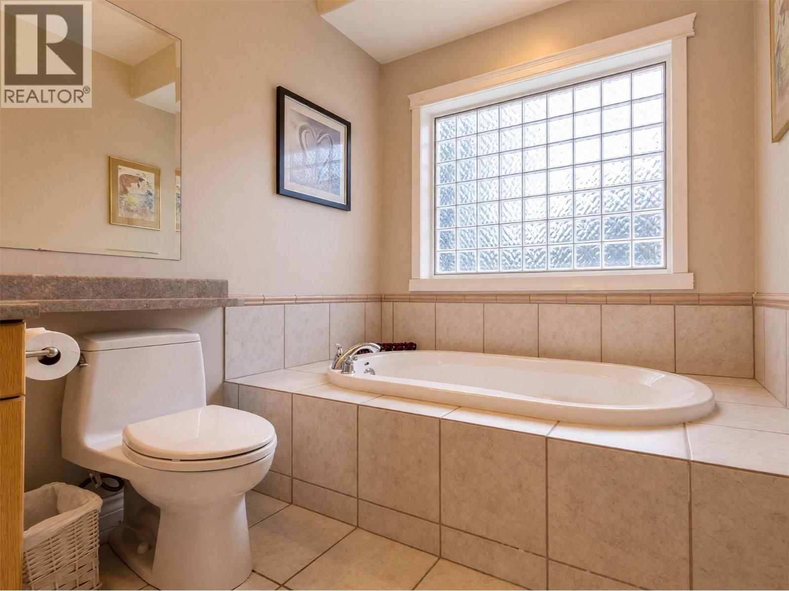 2600 Fairway Place, Blind Bay, British Columbia  V0E 1H2 - Photo 16 - 10400200