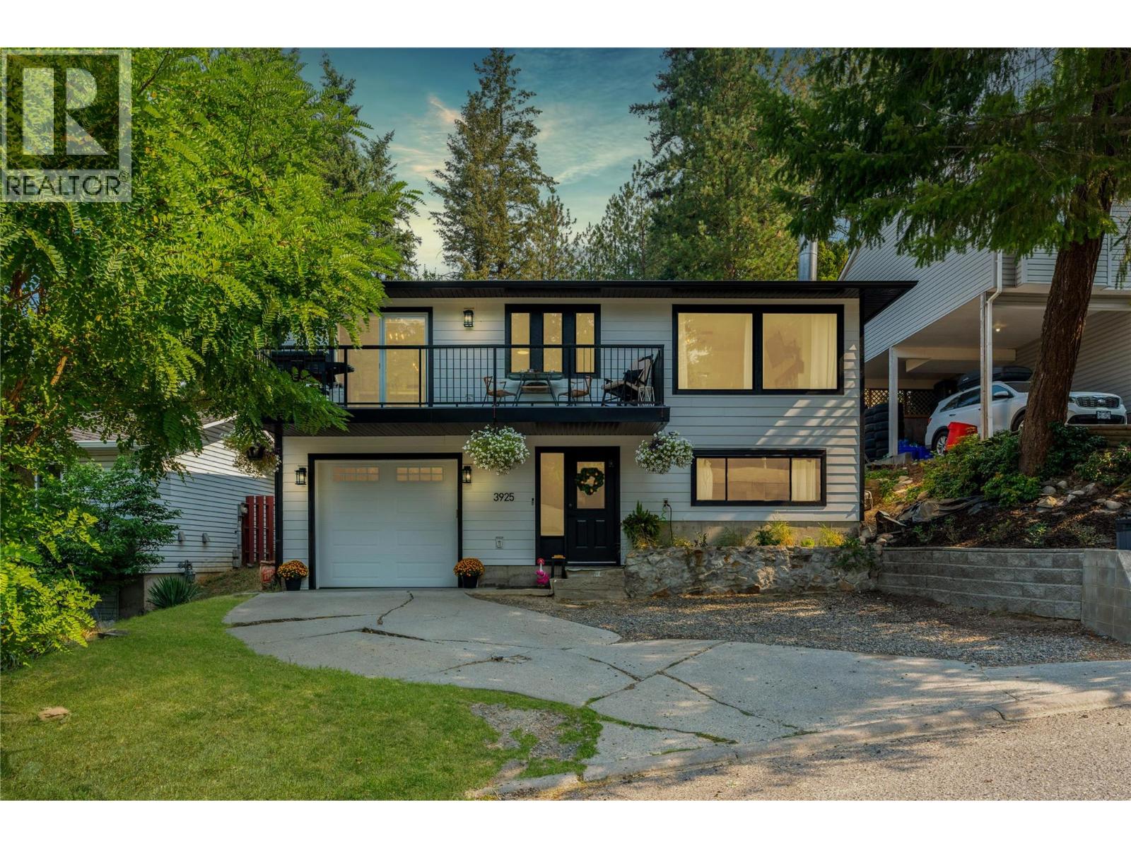 3925 Highland Park Crescent, Armstrong, British Columbia  V4Y 0K2 - Photo 1 - 10397330