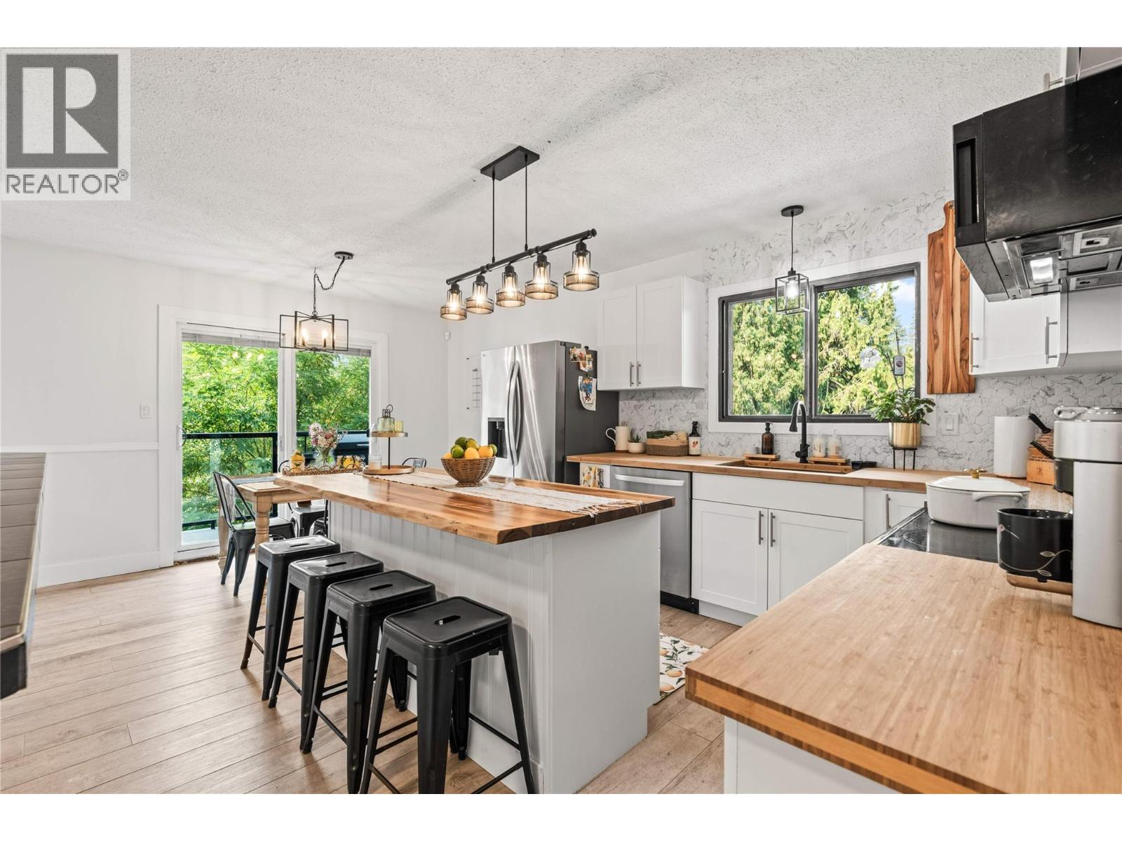 3925 Highland Park Crescent, Armstrong, British Columbia  V4Y 0K2 - Photo 11 - 10397330