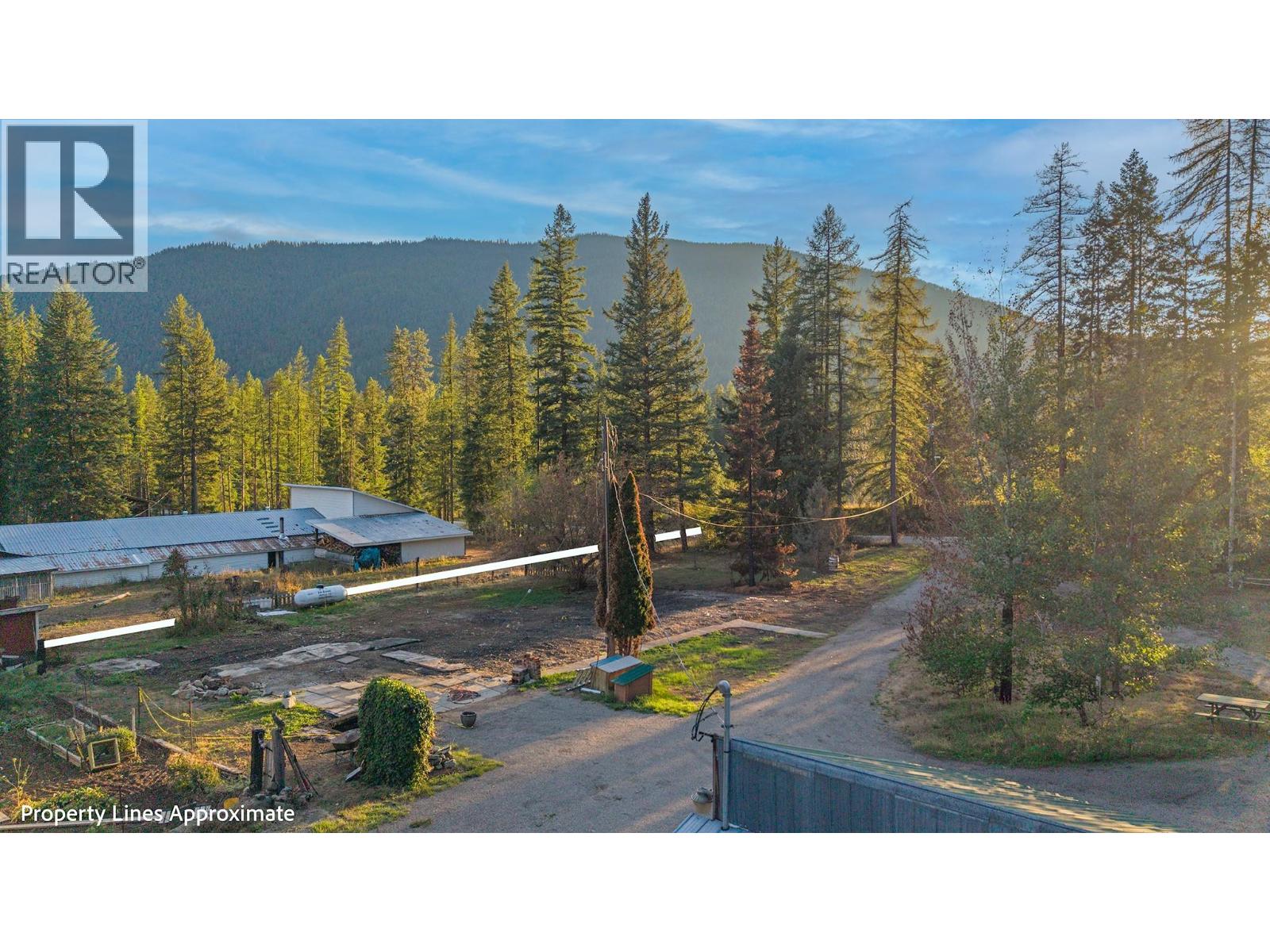 1368 Wenger Road, Arrow Creek, British Columbia  V0B 1G9 - Photo 5 - 10400236