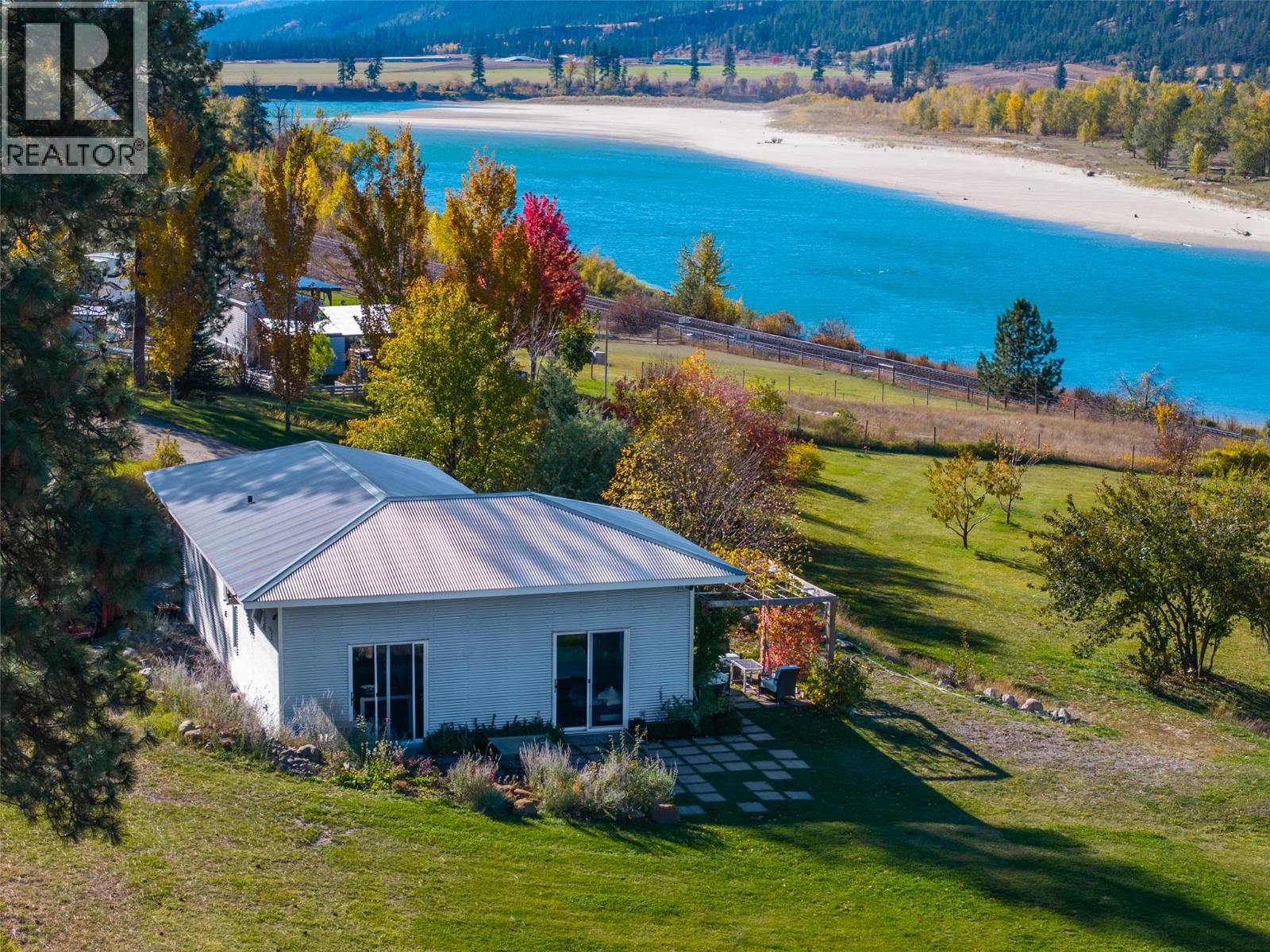 8121 Lyons Road, Kamloops, British Columbia  V0E 1Z2 - Photo 1 - 10400196