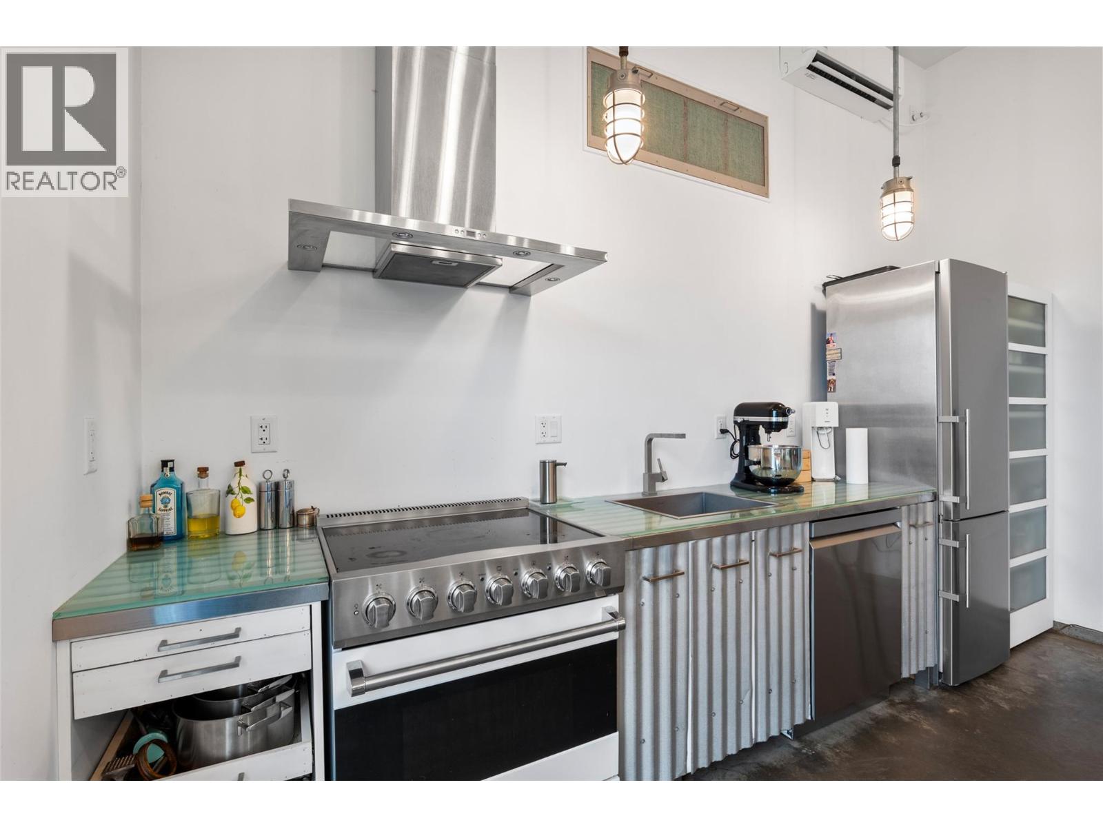 8121 Lyons Road, Kamloops, British Columbia  V0E 1Z2 - Photo 16 - 10400196