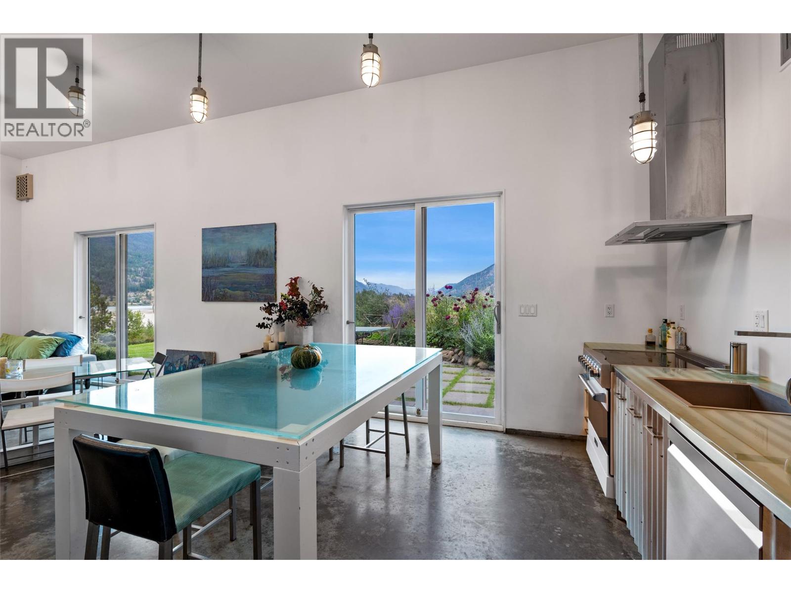 8121 Lyons Road, Kamloops, British Columbia  V0E 1Z2 - Photo 17 - 10400196