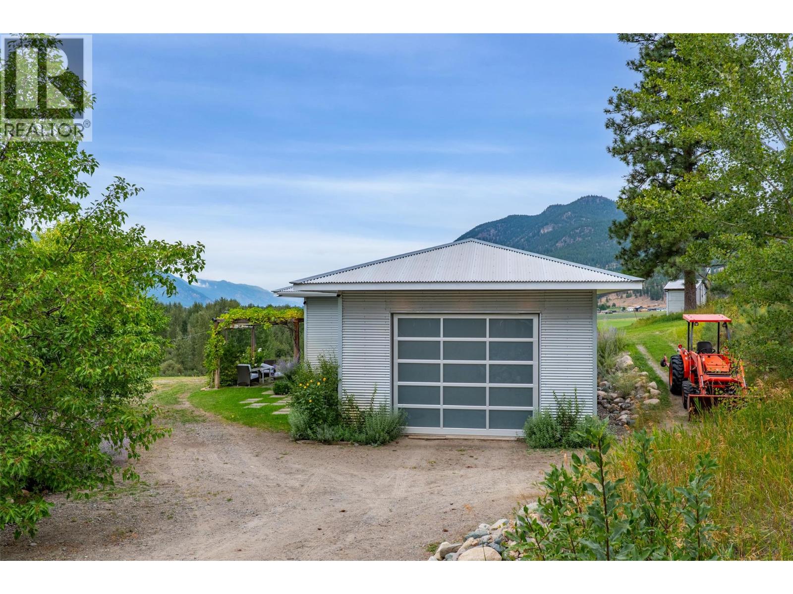 8121 Lyons Road, Kamloops, British Columbia  V0E 1Z2 - Photo 8 - 10400196